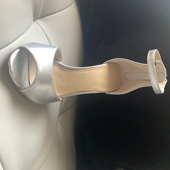 Heels - Picture 2 of 2